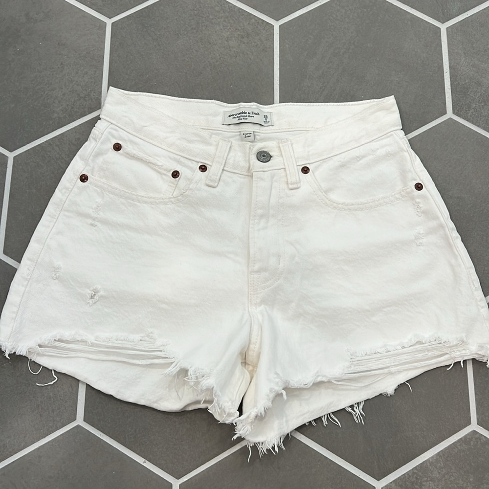 Abercrombie & Fitch Curve Love Mid Rise Boyfriend Shorts